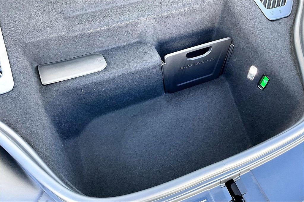 Used 2025 Porsche Macan Turbo Electric image 29