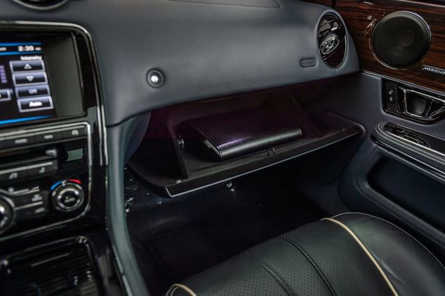 Used 2015 Jaguar XJ L Portfolio image 38