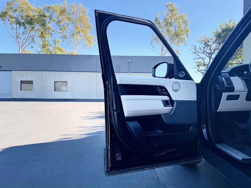Used 2019 Land Rover Range Rover Supercharged image 10