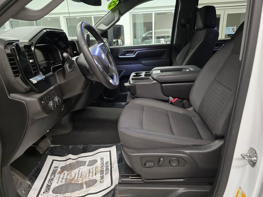 Used 2025 Chevrolet Silverado 2500 LT w/ Convenience Package image 21
