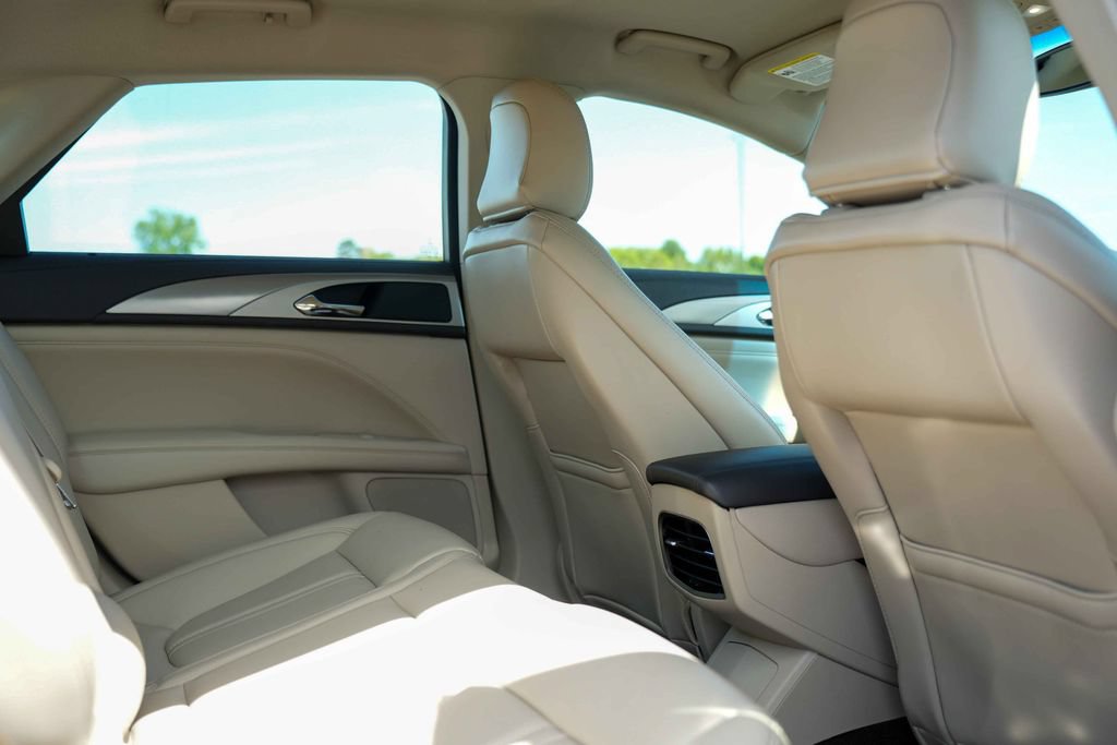 Used 2020 Lincoln MKZ FWD image 19