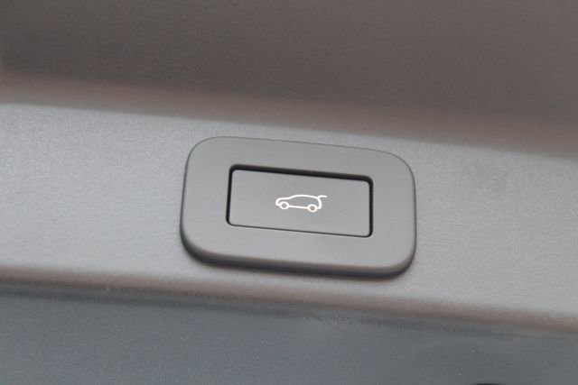 New 2026 Jaguar F-PACE R-Dynamic S image 20