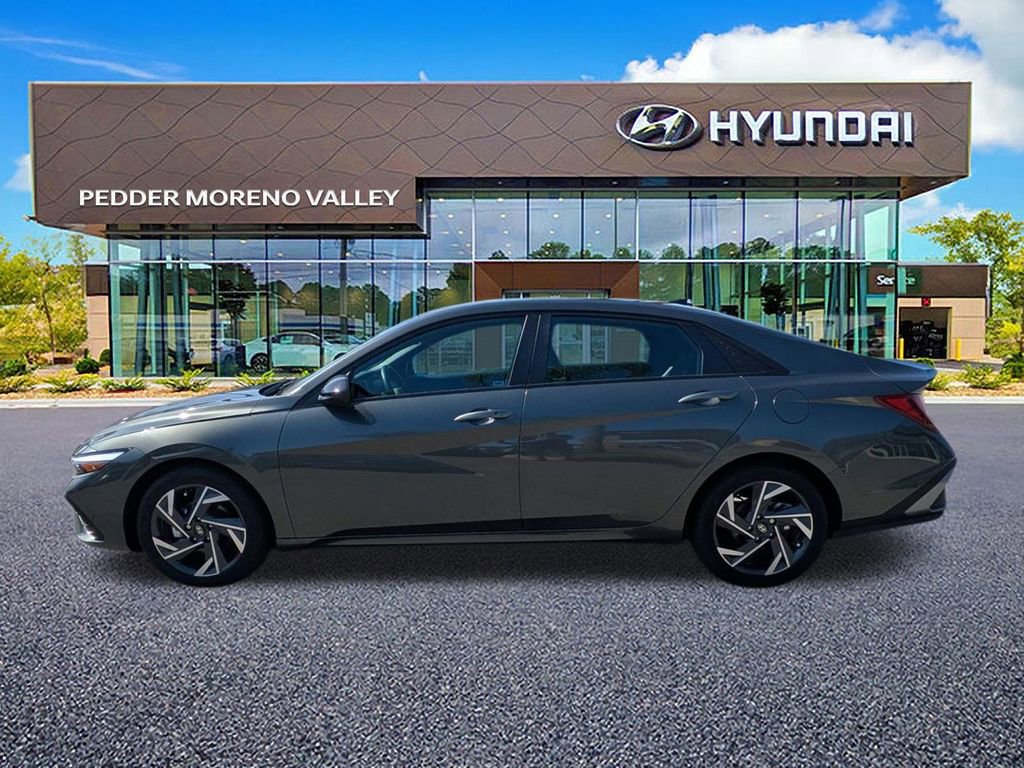 Certified 2025 Hyundai Elantra Sport image 6