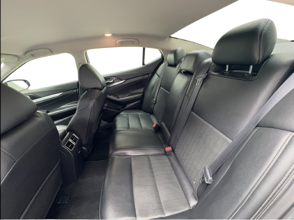Used 2019 Nissan Maxima 3.5 SV w/ Floor Mat Group FWD image 30
