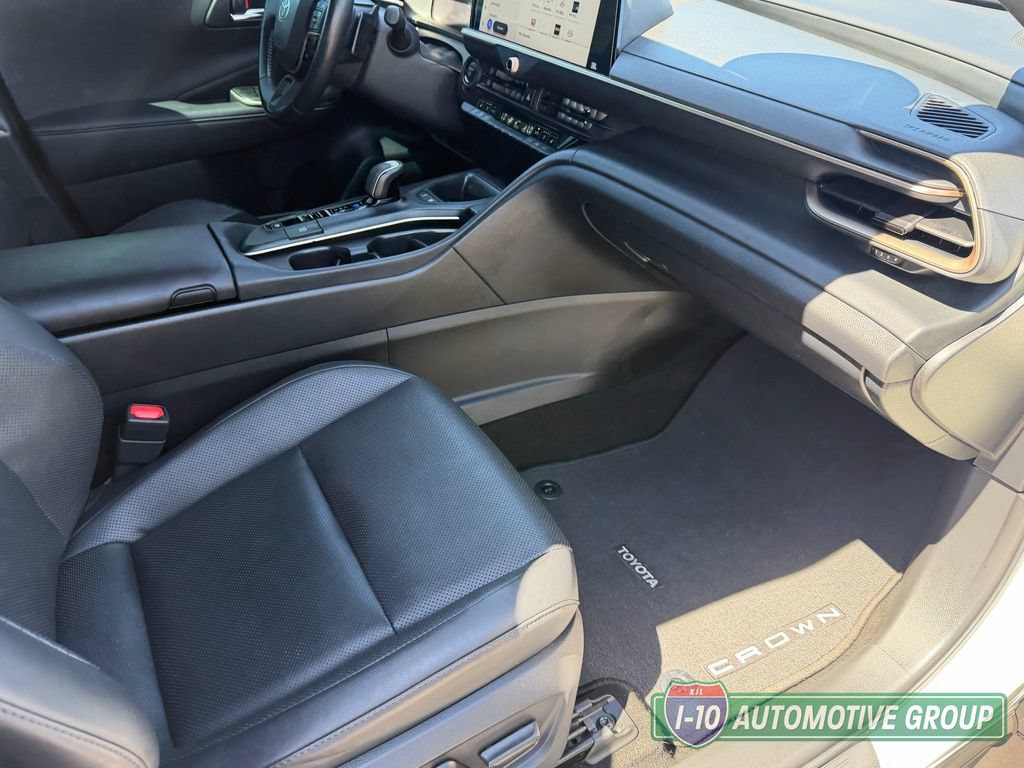 Used 2023 Toyota Crown Platinum w/ Carpet Mat Package (TMS) AWD/4WD image 16