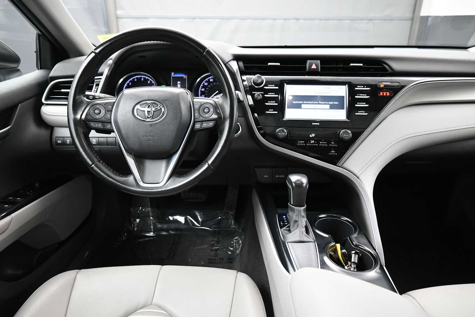 Used 2020 Toyota Camry SE w/ Convenience Package FWD image 23