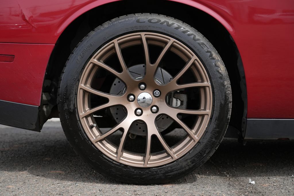 Used 2015 Dodge Challenger R/T Plus image 11