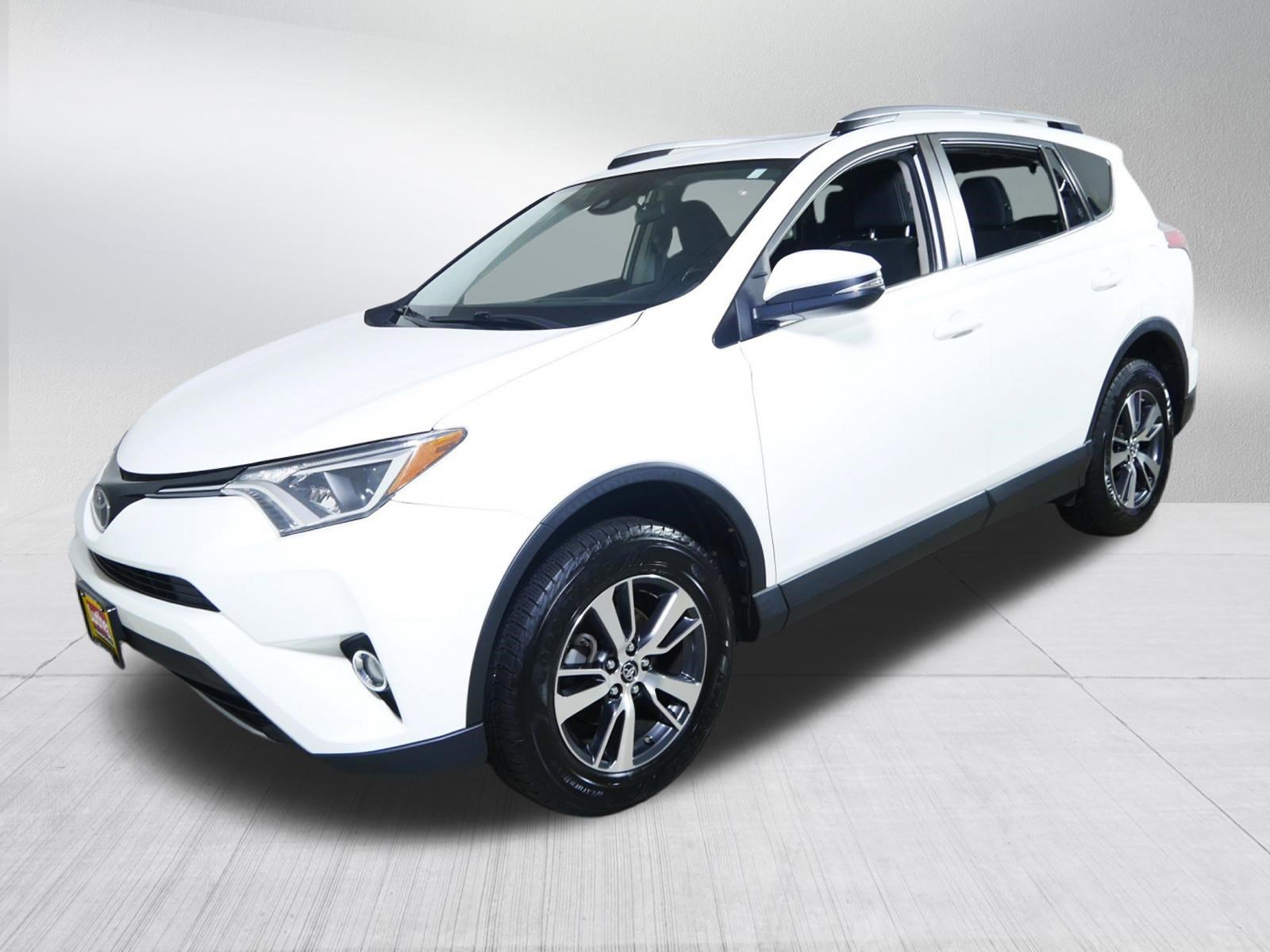 Used 2018 Toyota RAV4 XLE AWD/4WD image 3