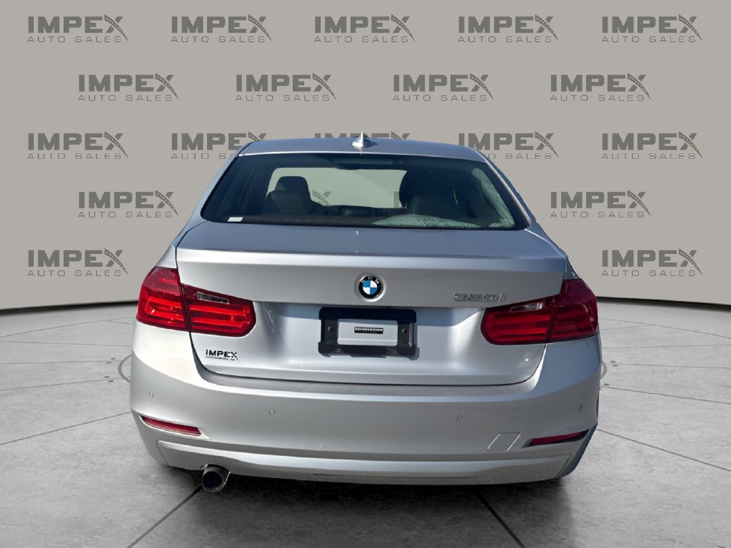 Used 2015 BMW 320i Sedan RWD image 4