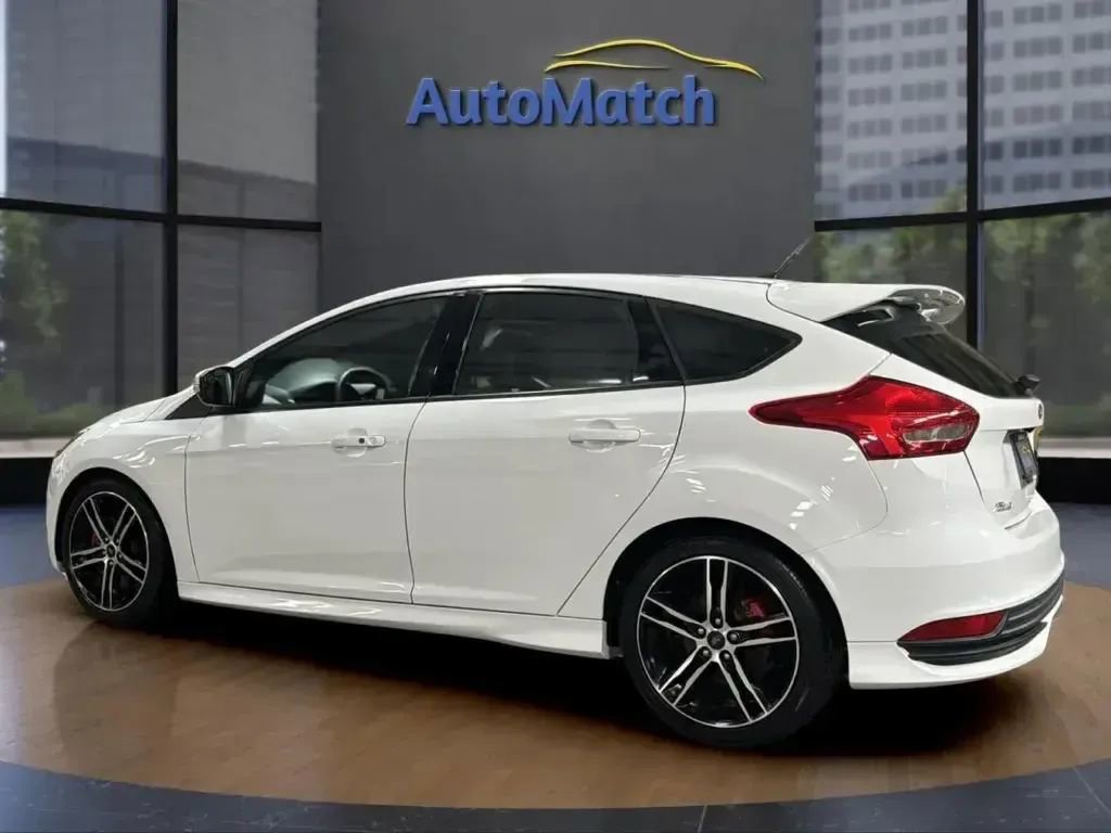 Used 2017 Ford Focus ST w/ Equipment Group 402A image 6