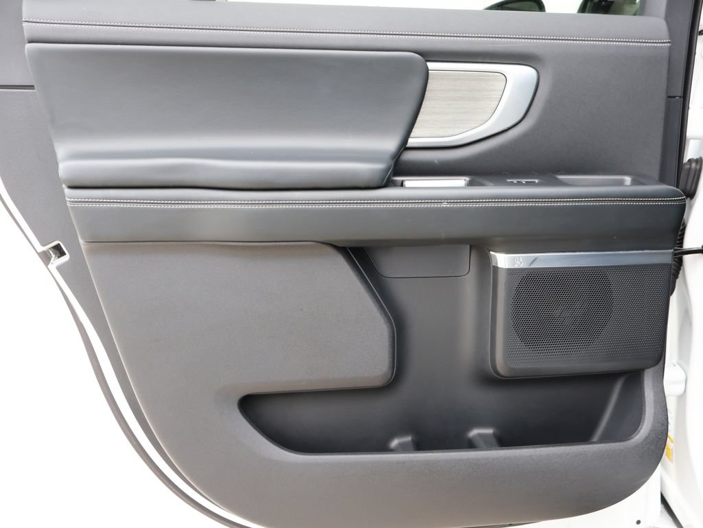 Used 2025 Ford Expedition Max Platinum AWD/4WD image 19