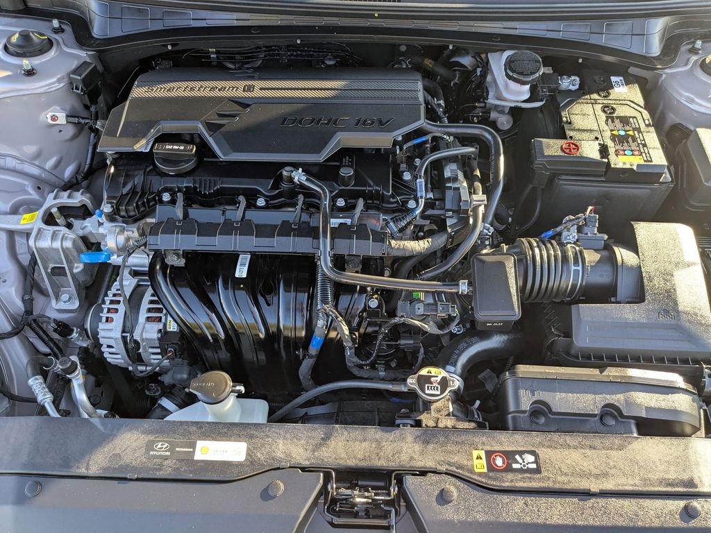 Used 2025 Hyundai Elantra Limited image 33