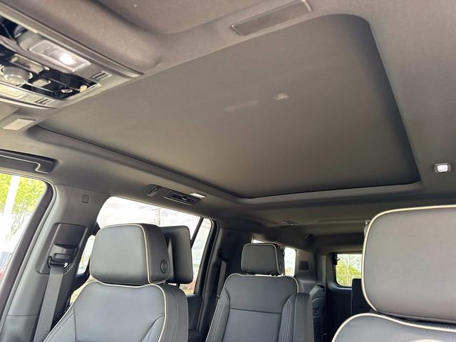 New 2026 Chevrolet Suburban Premier image 19