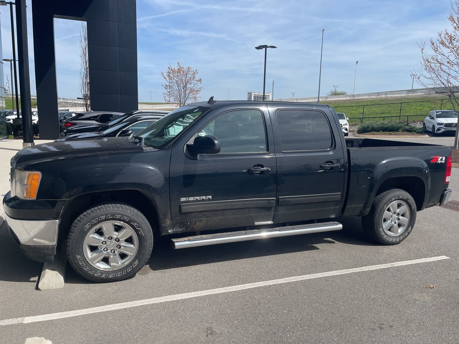 Used 2012 GMC Sierra 1500 SLT w/ SLT Convenience Package image 2