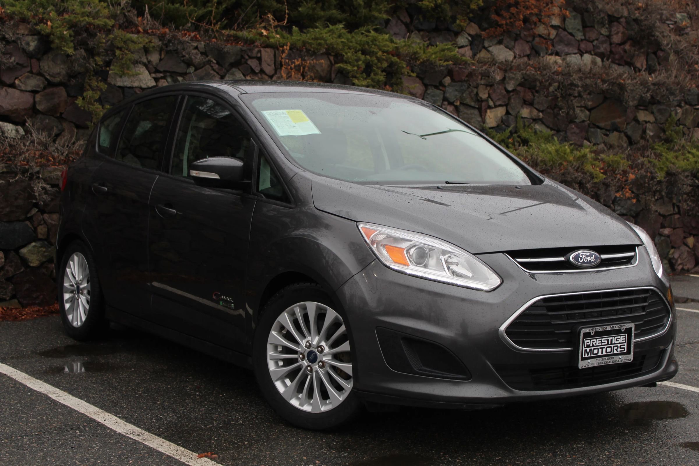 Used 2017 Ford C-MAX Energi SE w/ Cold Weather Package FWD image 4
