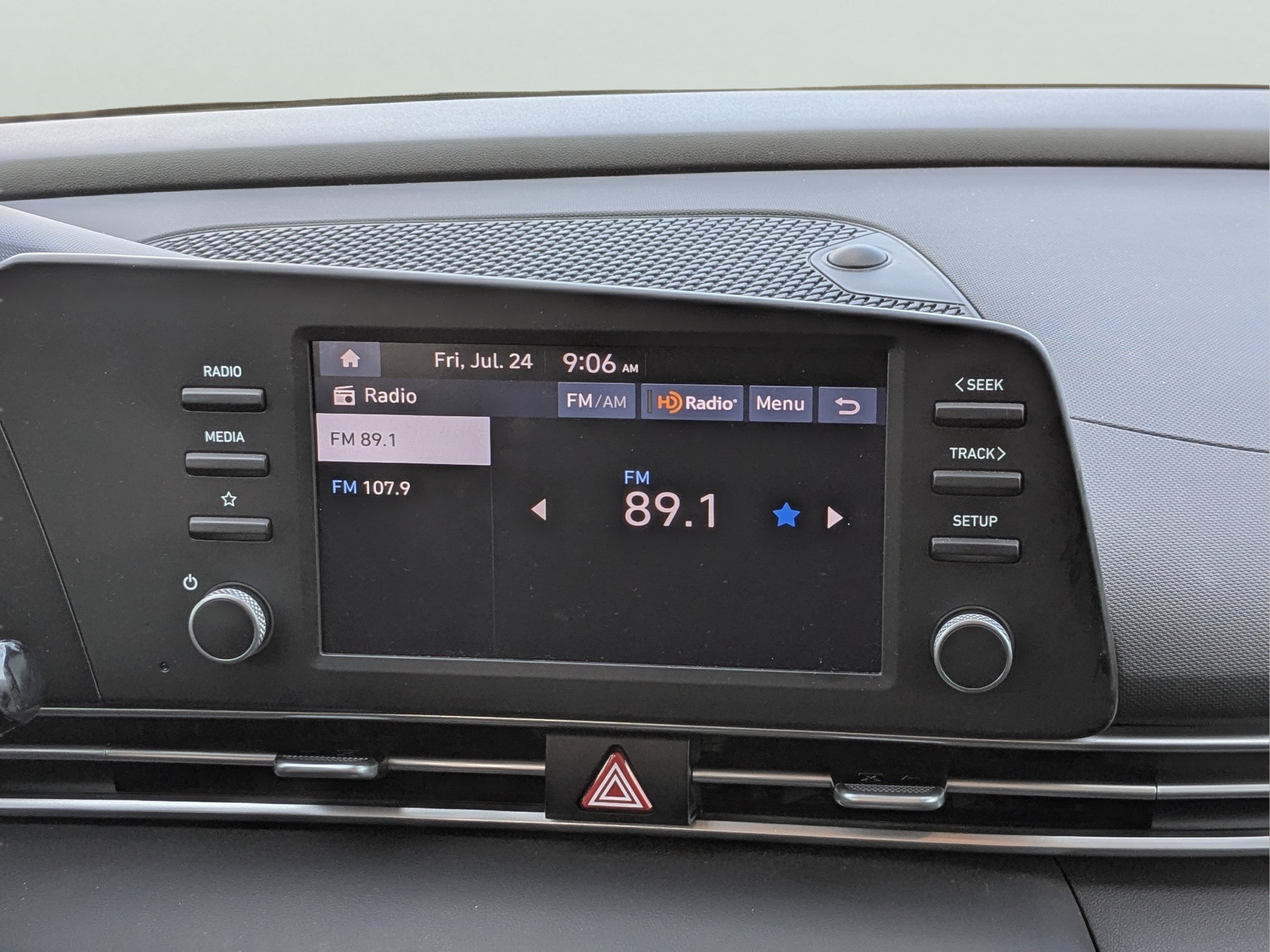 Used 2024 Hyundai Elantra SE FWD image 24