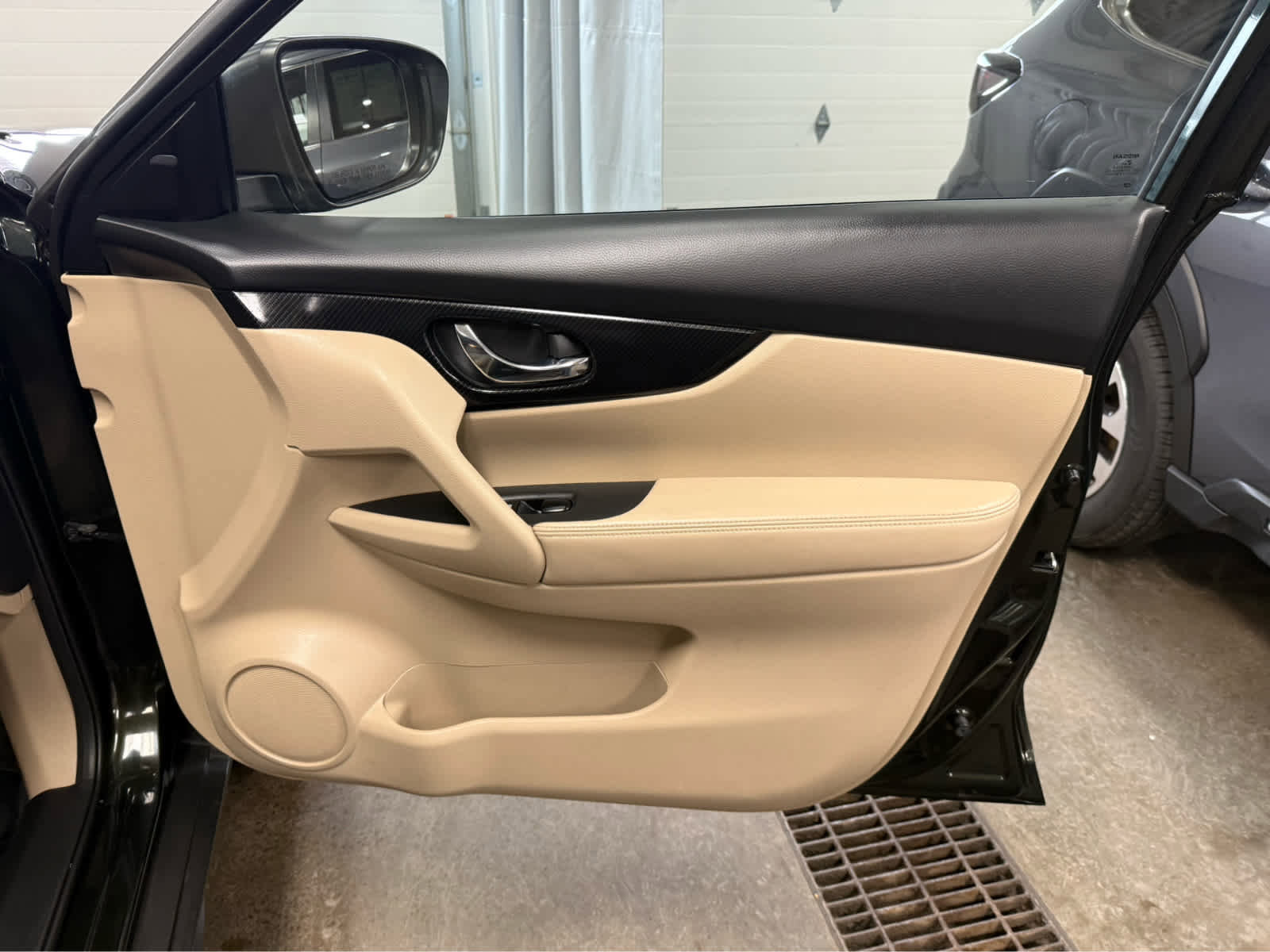 Used 2020 Nissan Rogue SL AWD/4WD image 29