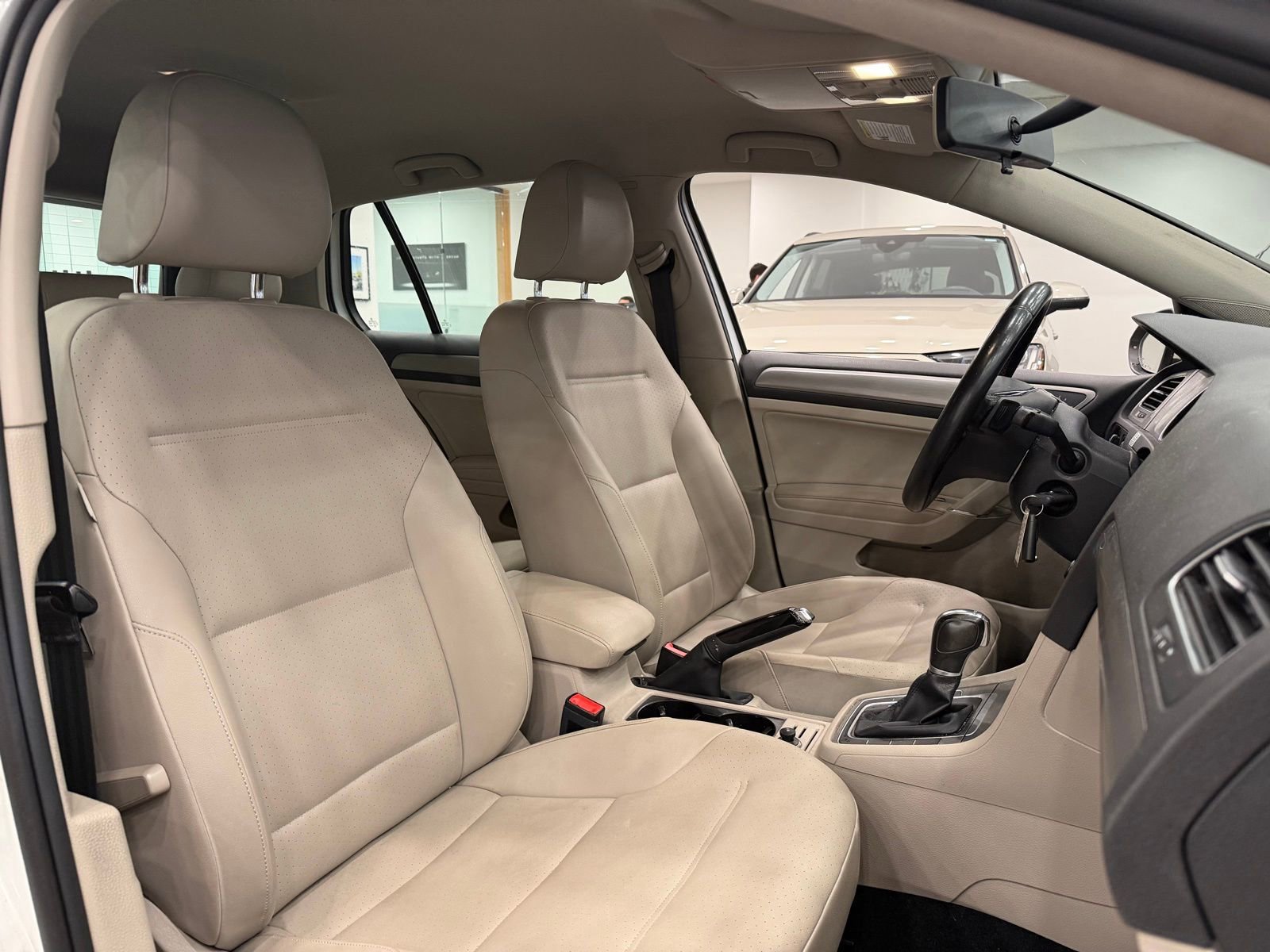 Used 2015 Volkswagen Golf TDI S image 9