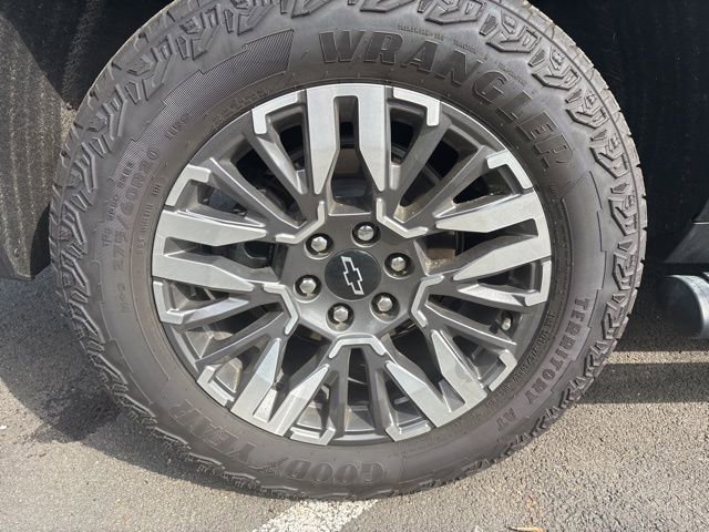Used 2025 Chevrolet Tahoe Z71 w/ Comfort Package image 10