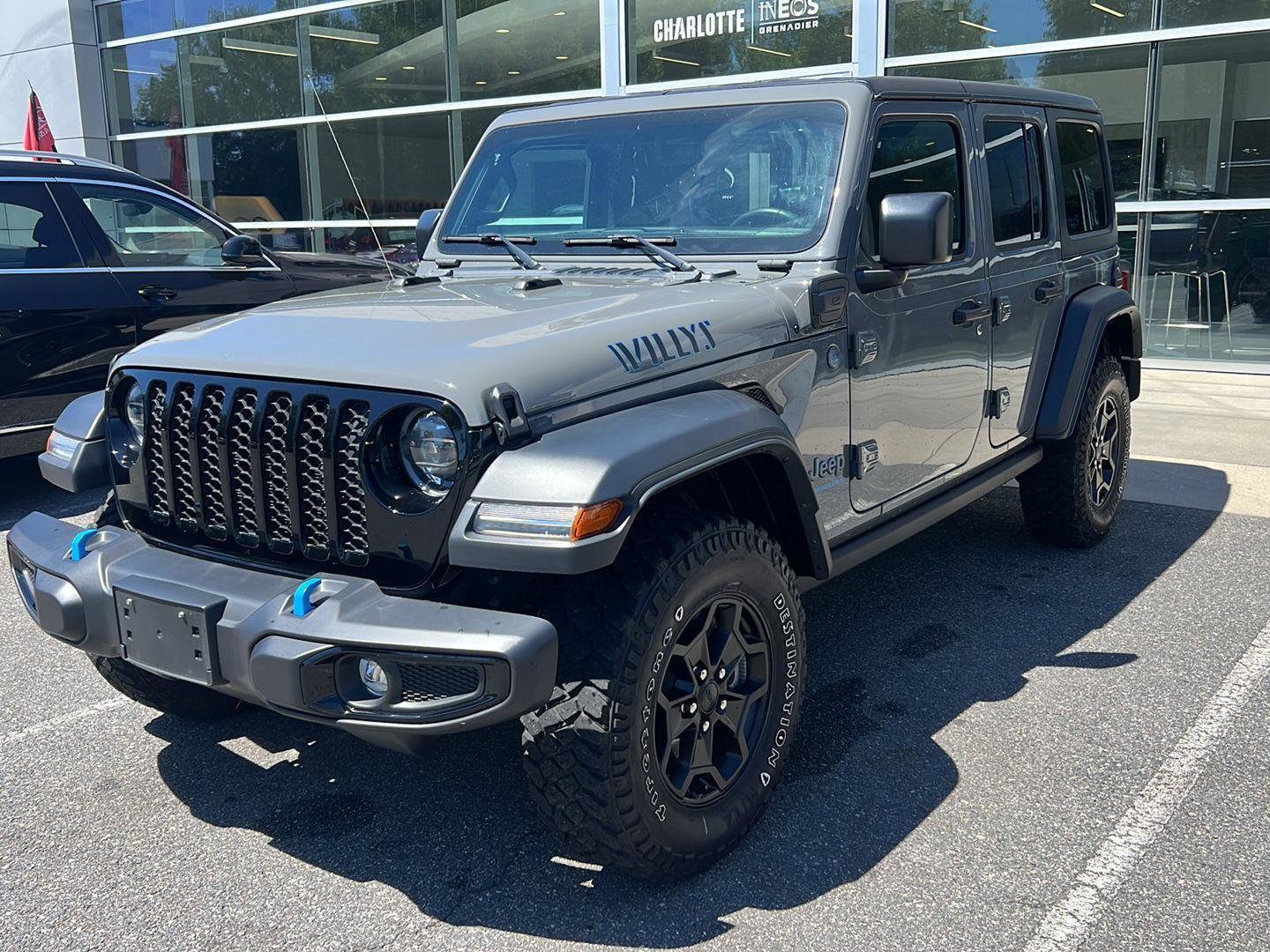 Used 2023 Jeep Wrangler Unlimited w/ Cold Weather Group AWD/4WD image 3