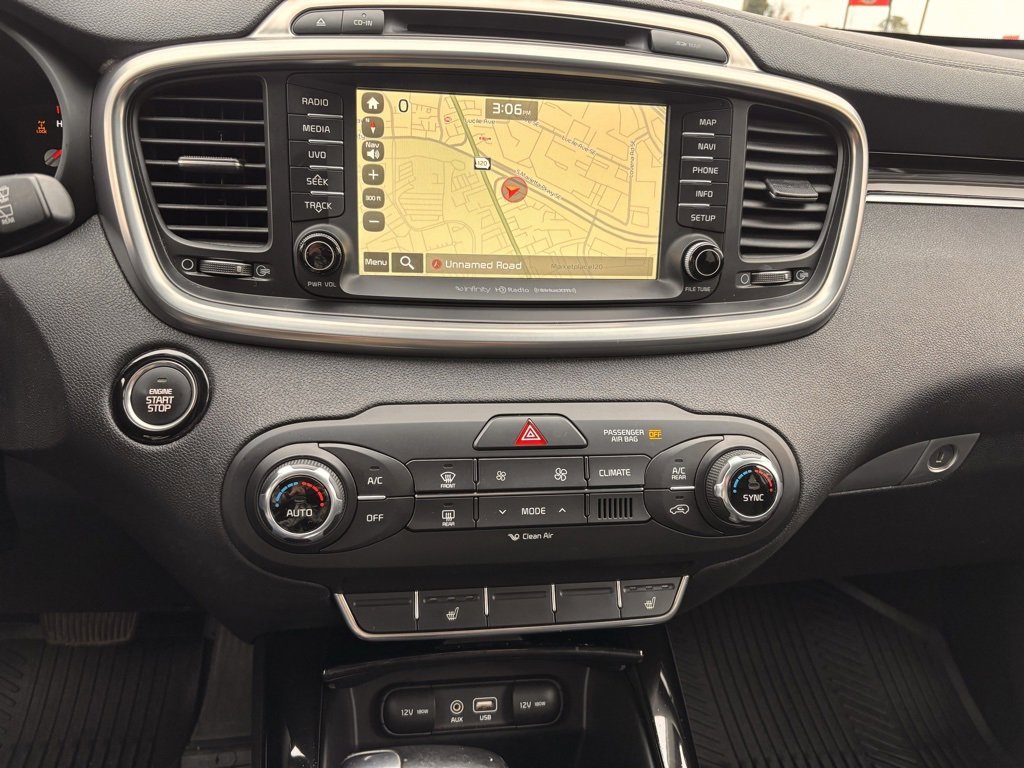 Used 2016 Kia Sorento SX image 29