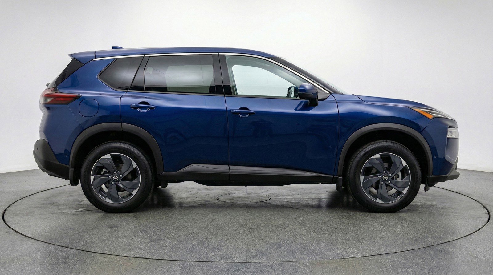Used 2025 Nissan Rogue SV AWD/4WD image 11