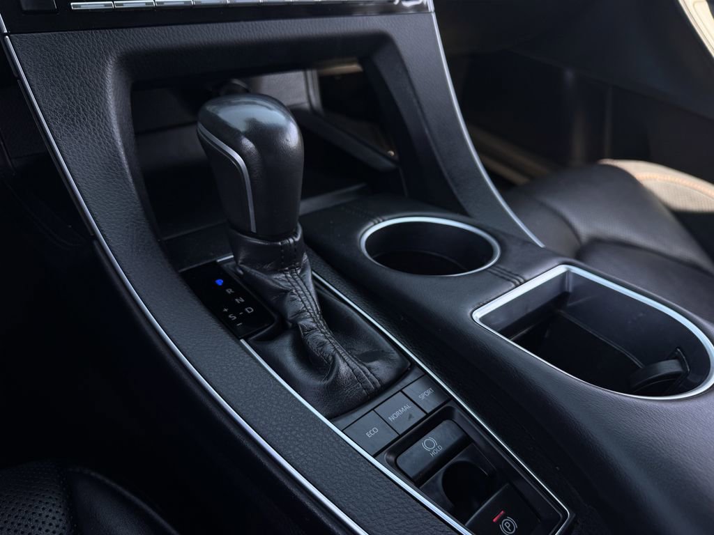 Used 2019 Toyota Avalon XSE w/ All Weather Liner Package image 19