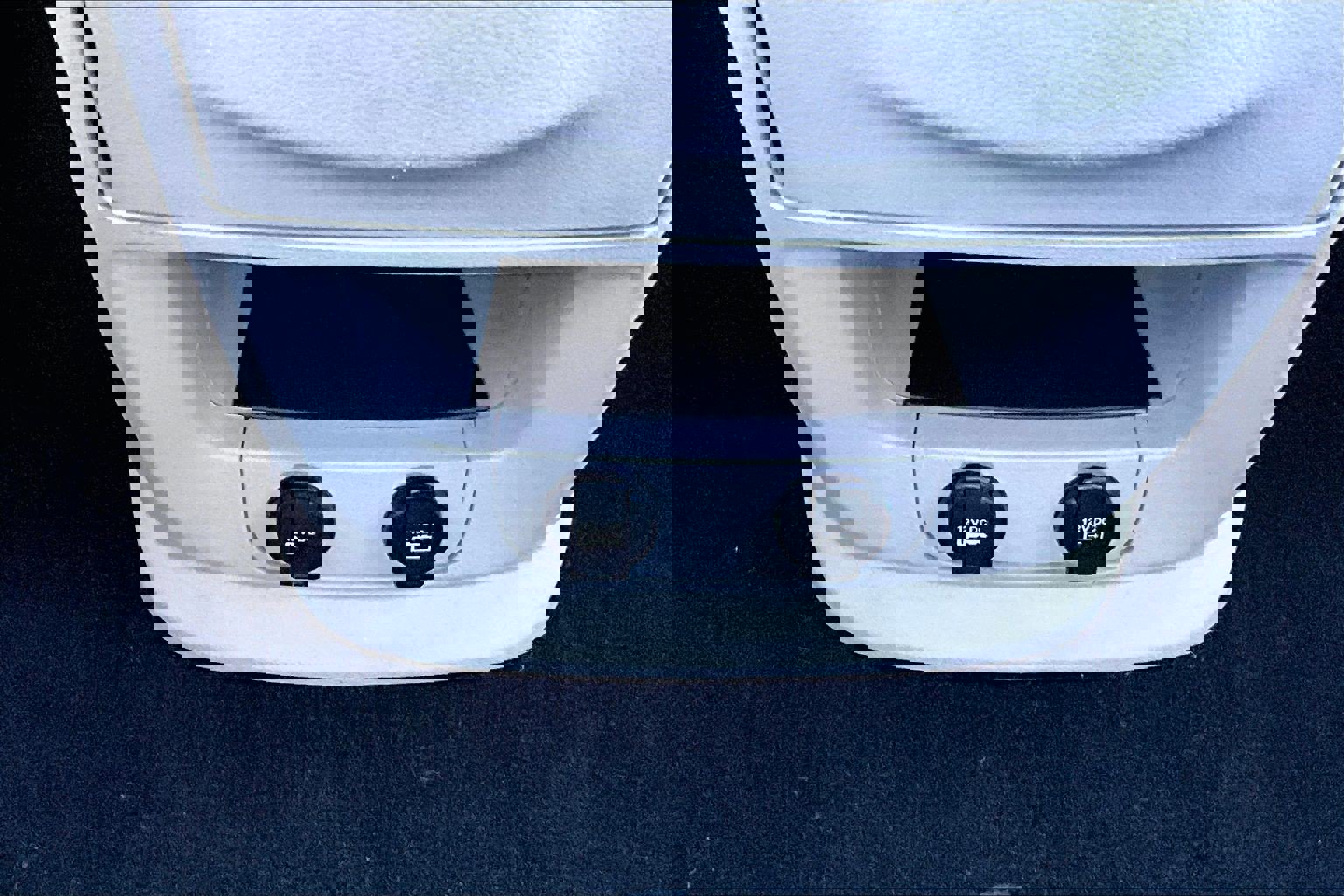 Used 2018 Dodge Grand Caravan SE w/ UConnect Hands-Free Group image 22