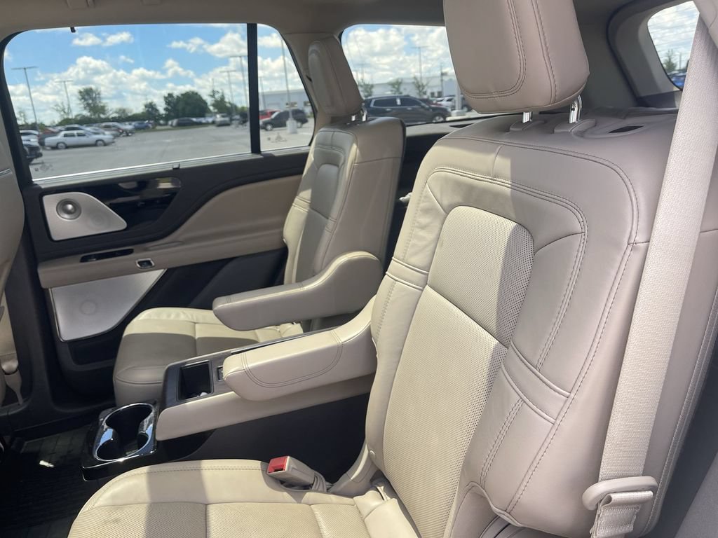 Used 2022 Lincoln Aviator Reserve w/ Equipment Group 201A AWD/4WD image 37