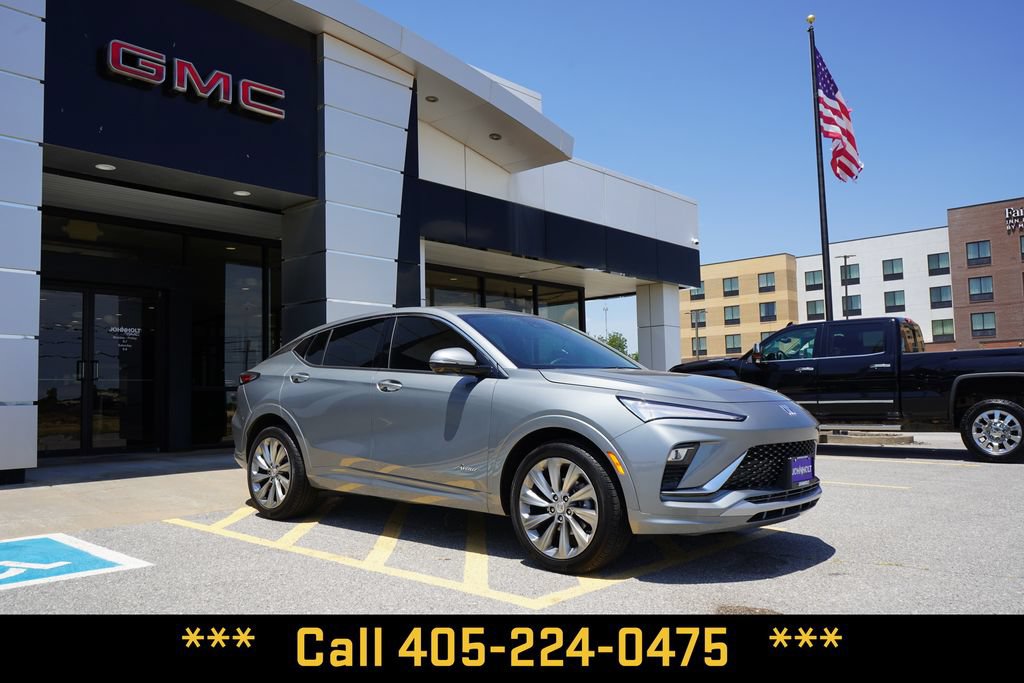 Used 2025 Buick Envista Avenir FWD image 2