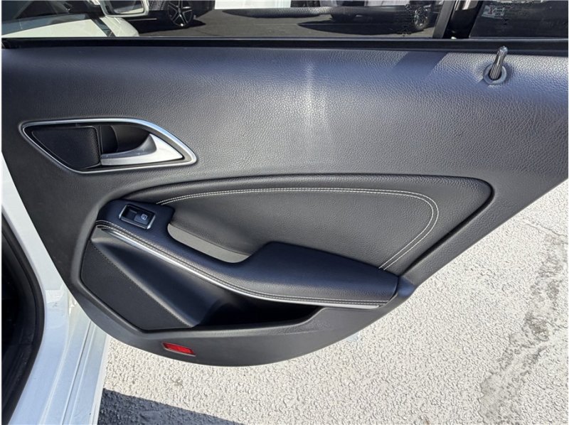 Used 2018 Mercedes-Benz CLA 250 image 24