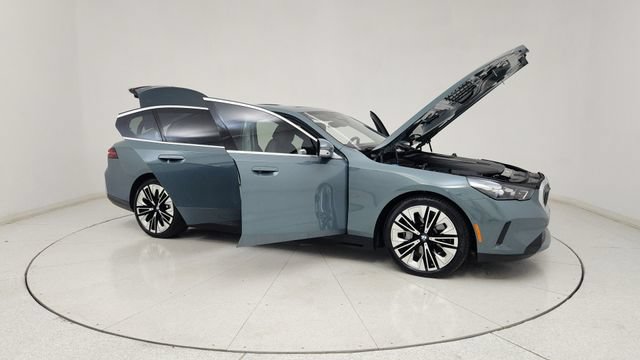 Used 2026 BMW i5 eDrive40 AWD/4WD image 13