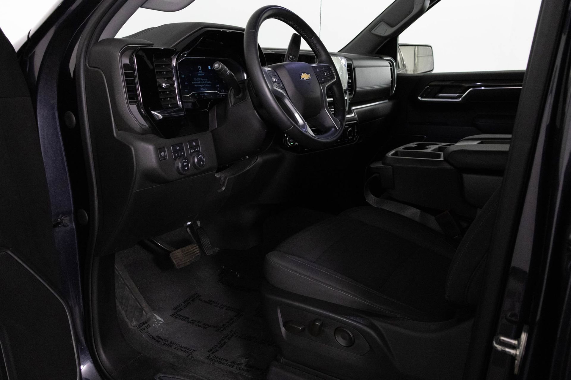 Used 2023 Chevrolet Silverado 1500 LT image 17