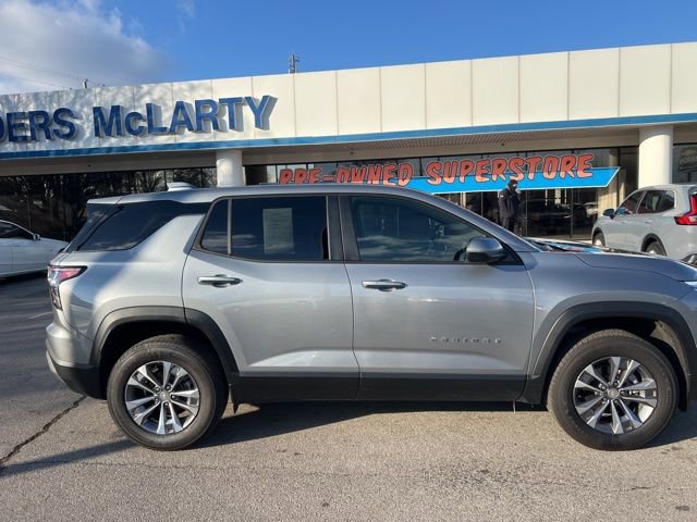 Used 2026 Chevrolet Equinox LT image 2