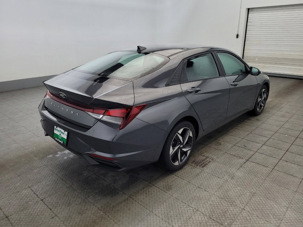 Used 2023 Hyundai Elantra SEL w/ Convenience Package FWD image 9