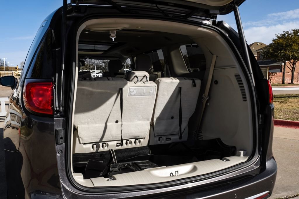 Used 2019 Chrysler Pacifica Limited w/ Advanced Safetytec Group image 60