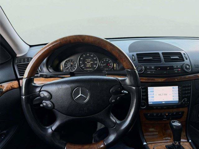 Used 2008 Mercedes-Benz E 350 4MATIC Sedan image 26