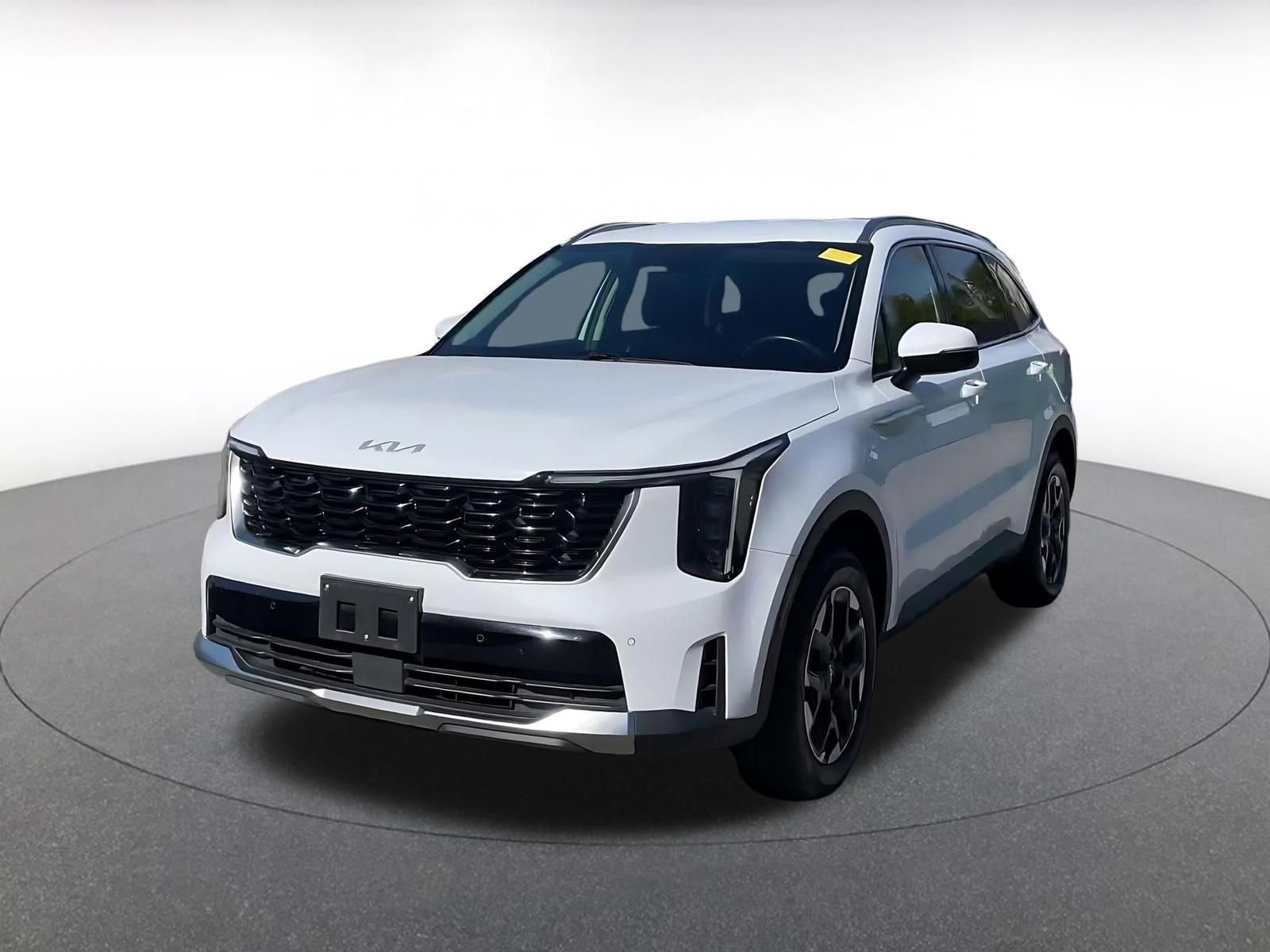 Used 2024 Kia Sorento S image 4