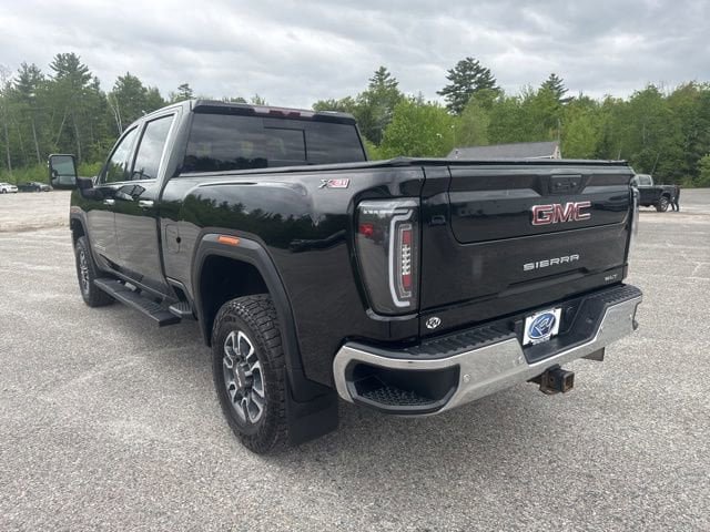 Used 2021 GMC Sierra 3500 SLT w/ SLT Preferred Package AWD/4WD image 4