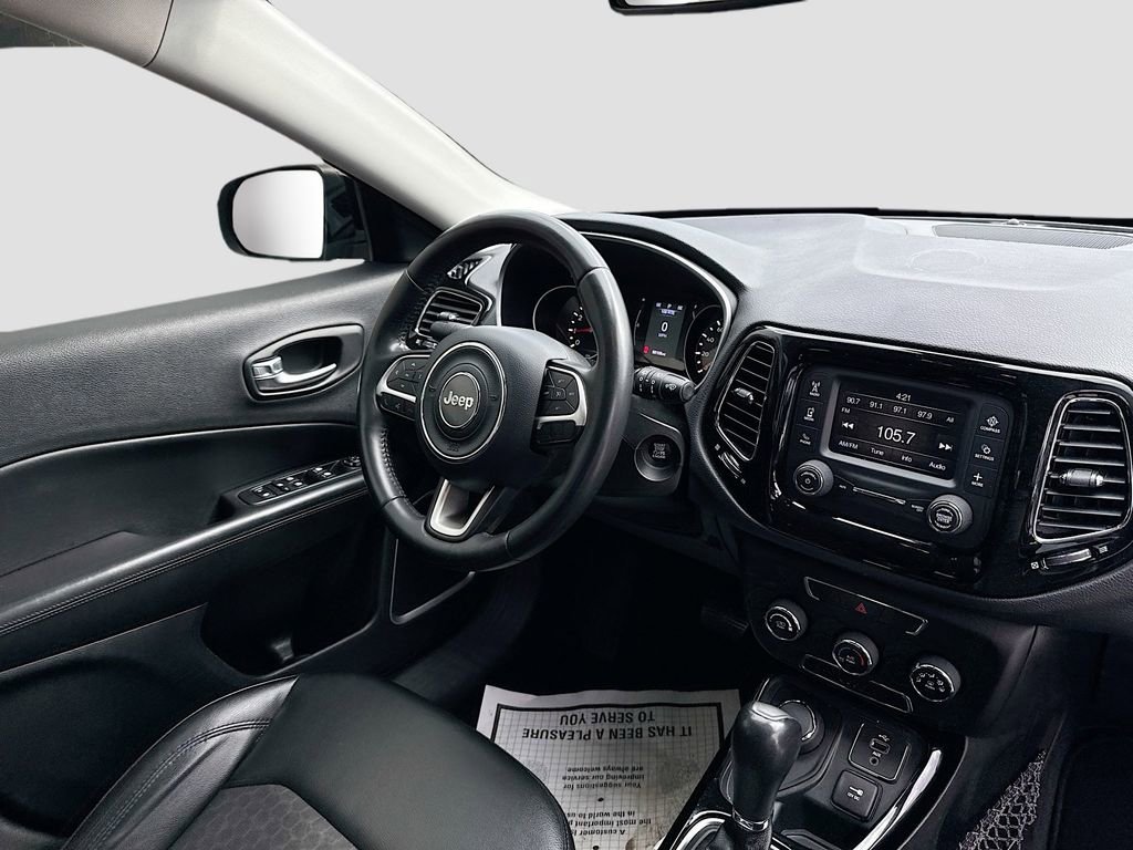 Used 2018 Jeep Compass Latitude AWD/4WD image 29