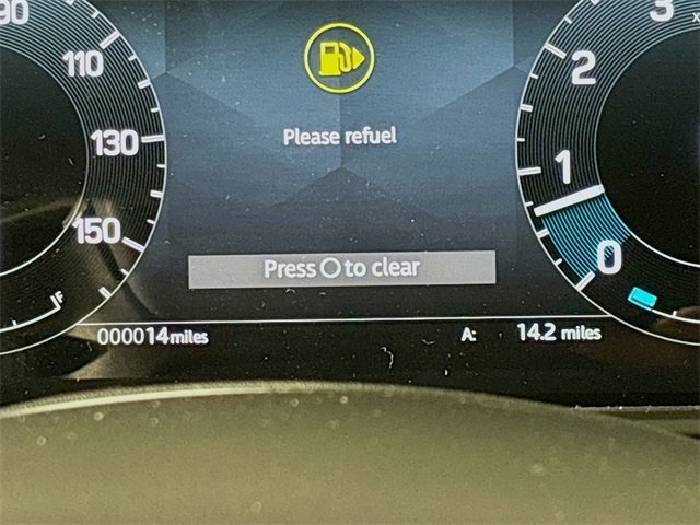 Used 2024 Land Rover Discovery Dynamic SE image 13