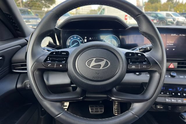 Certified 2025 Hyundai Elantra SEL FWD image 28
