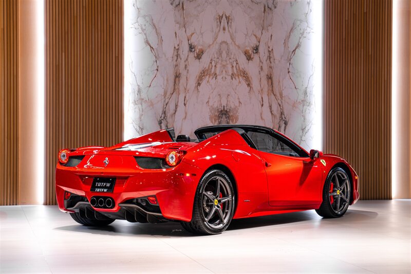 Used 2015 Ferrari 458 Spider RWD image 5