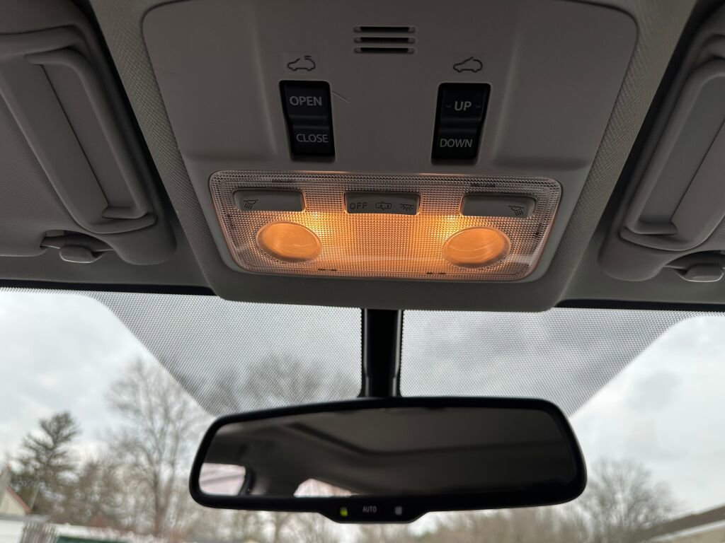 Used 2015 Toyota RAV4 Limited image 21