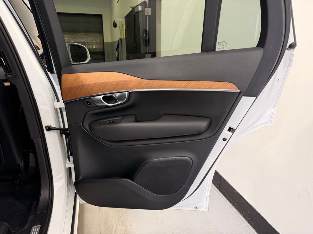 Used 2023 Volvo XC90 B6 Plus w/ Protection Package Premier AWD/4WD image 24