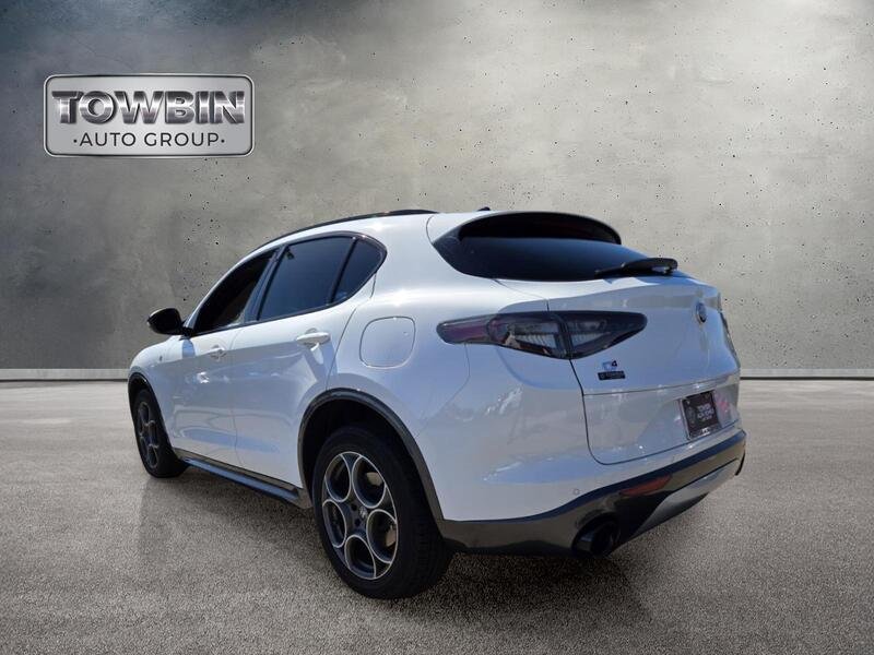 Used 2024 Alfa Romeo Stelvio Ti AWD/4WD image 6