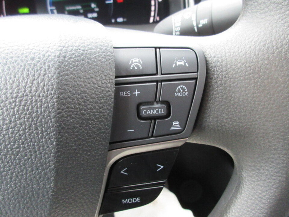 Used 2025 Toyota Camry LE image 14