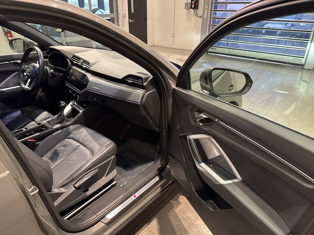 Used 2020 Audi Q3 2.0T Premium w/ Convenience Package image 38