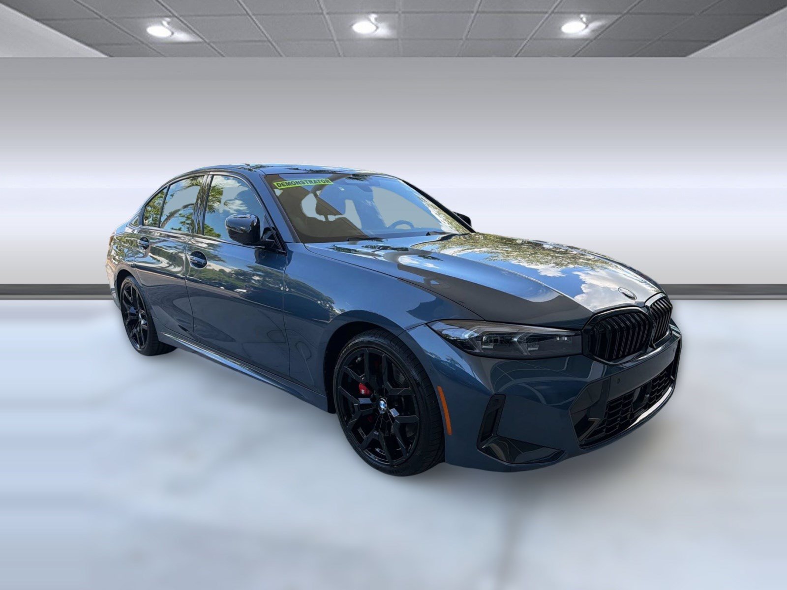 Used 2026 BMW 330i Sedan w/ M Sport Package RWD image 7
