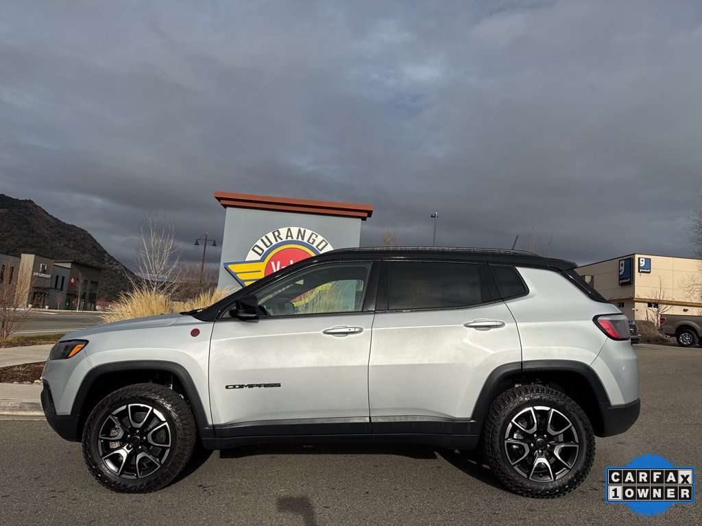 Used 2025 Jeep Compass Trailhawk image 9